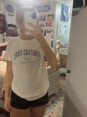 Vineyard Vines Cream Tee with Navy Print